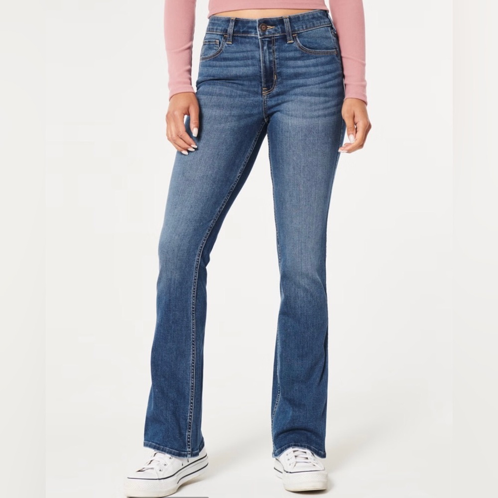 Hollister Low-Rise Medium Wash Boot Jeans, Sz 4 Short/27W